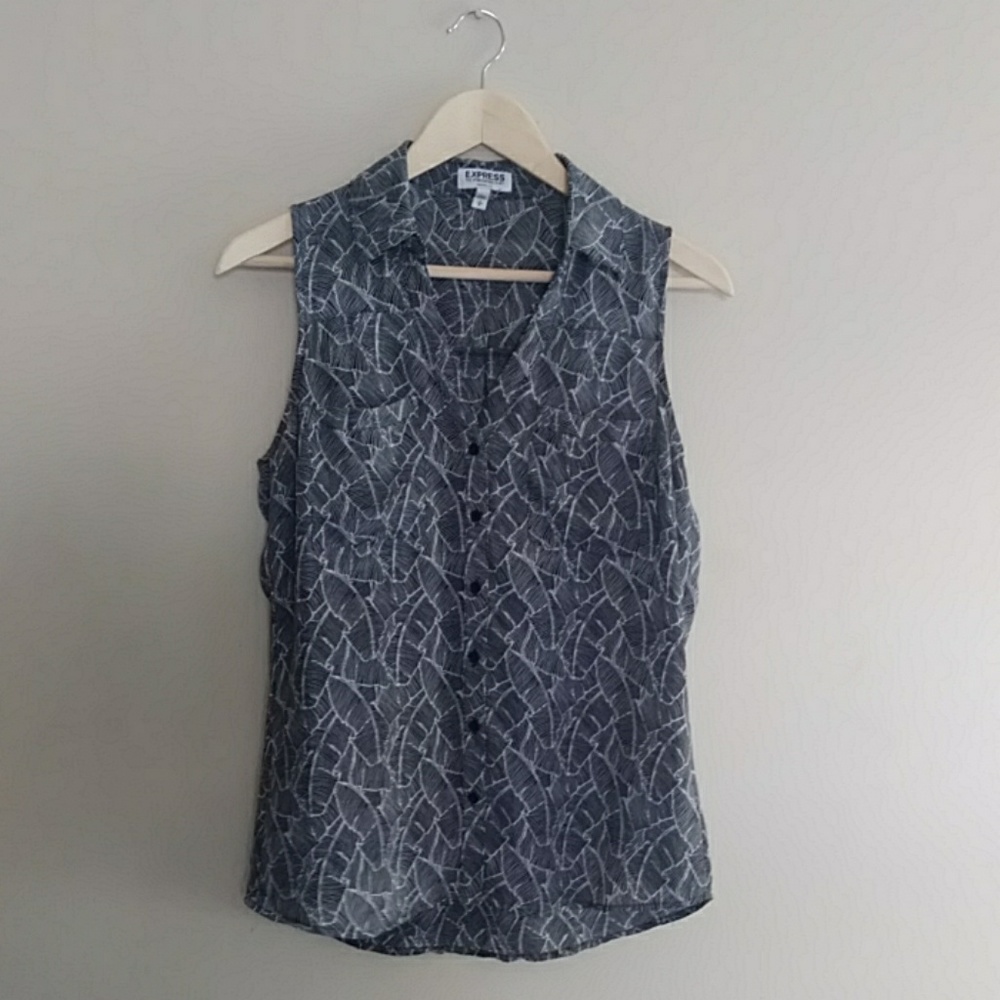 {Express} Sleeveless Printed Portofino Small